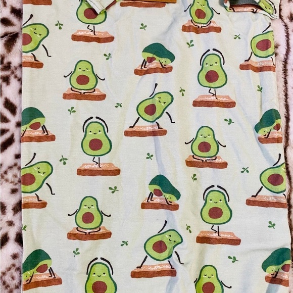 Angel Dear Bamboo Avocado Yoga Sleeper Gown with Elastic Bottom Size 0-3M - Picture 2 of 4